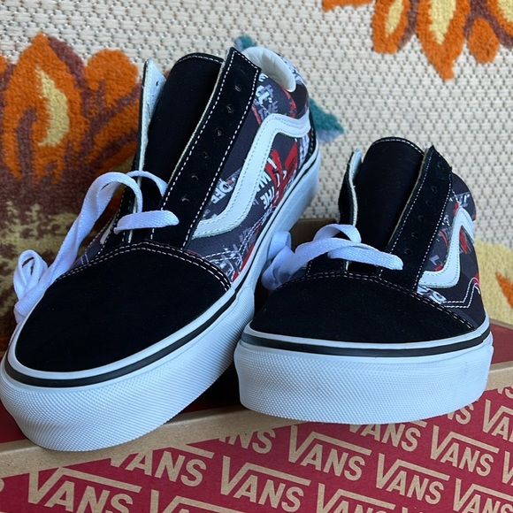 Vans WMNS Old Skool
(Packing Tape) Black/Red/
VN0A4U3BWZ4
Sneakers - Picture 9 of 16